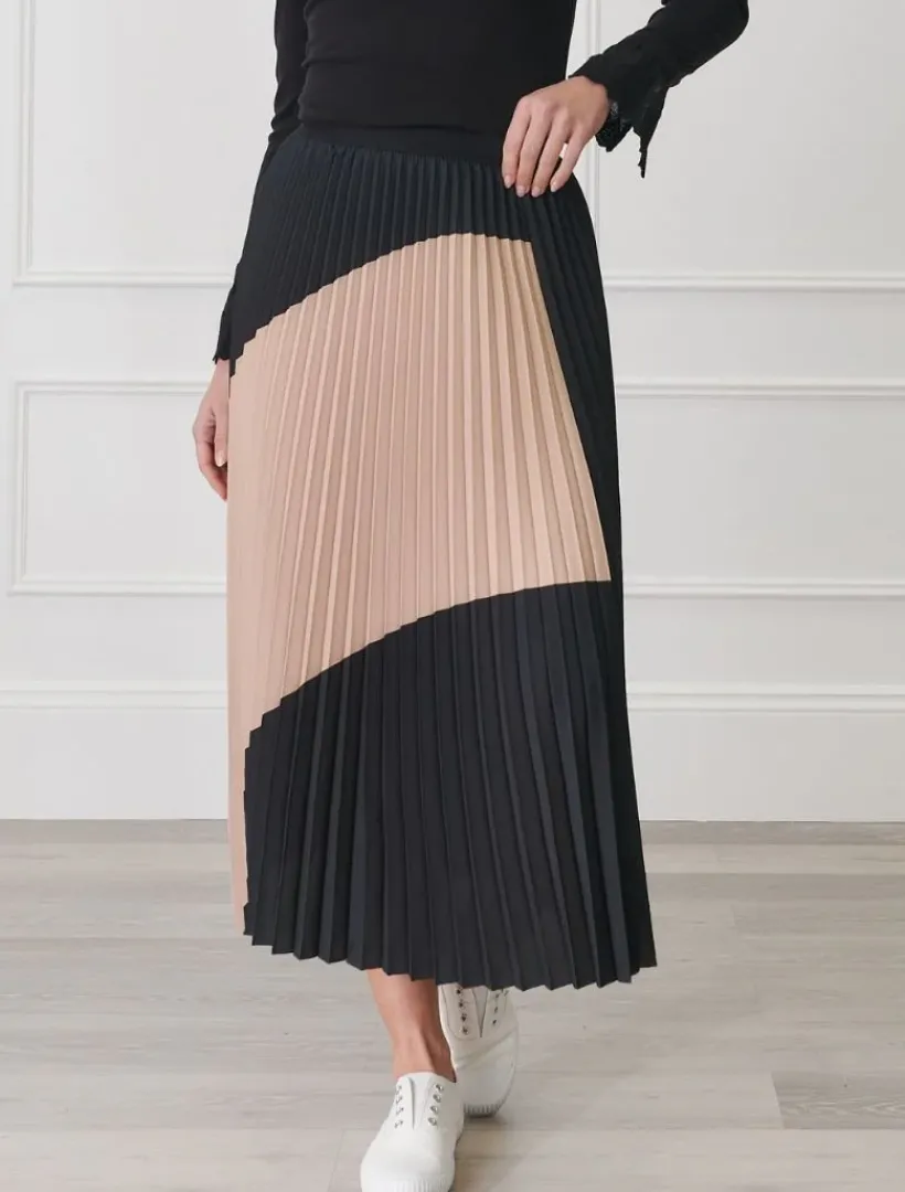Skirts*Zjoosh Black Caramel Pleat Skirt
